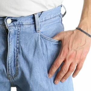 JEANS LOOSE PLEATED CROP LEVI'S - Mad Fashion | img vers.300x/